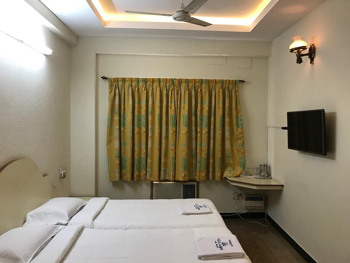 Akg Lodge Kanchipuram Eksteriør bilde